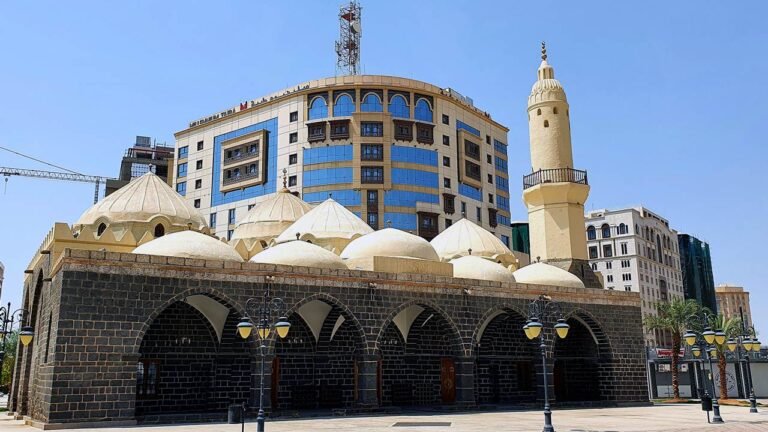 Exploring the Historical Significance of the Mosque of Al-Ghamamah in Medina
