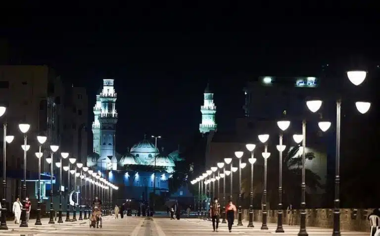 Exploring the Quba Walkway.